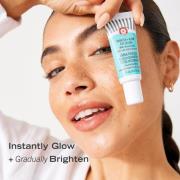 First Aid Beauty Aufhellen und Strahlen Augencreme mit Niacinamid 15 m...