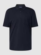 Christian Berg Men Poloshirt mit kurzer Knopfleiste und Logo-Stickerei...