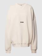 Karo Kauer Oversized Sweatshirt mit Label-Stitching Modell 'Sold Out' ...