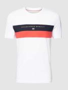 Christian Berg Men T-Shirt mit Kontraststreifen in Weiss, Größe S