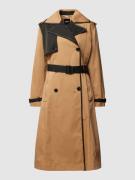 BOSS Wasserabweisender Trenchcoat Modell 'Caduca' in beige in Camel, G...