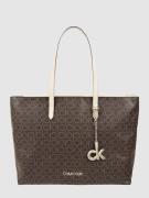 CK Calvin Klein Shopper mit Logo-Muster in Mittelbraun, Größe One Size