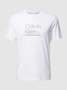 CK Calvin Klein T-Shirt aus Baumwolle mit Label-Detail in Weiss, Größe...