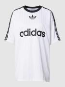 adidas Originals T-Shirt mit Label-Print in Weiss, Größe XS