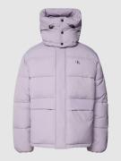 Calvin Klein Jeans Relaxed Fit Steppjacke mit Label-Print in Lavender,...