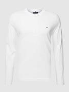 Tommy Hilfiger Longsleeve mit Label-Stitching Modell 'HENLEY' in Weiss...