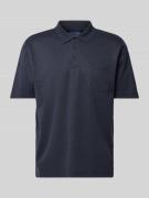 Christian Berg Men Regular Fit Poloshirt mit Brusttasche in Marine, Gr...