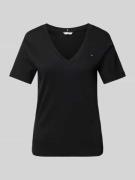 Tommy Hilfiger T-Shirt mit V-Ausschnitt Modell 'CODY' in Black, Größe ...