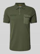 camel active Poloshirt mit Label-Stitching in Oliv, Größe XXL