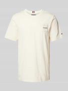Tommy Hilfiger T-Shirt mit Label-Patch in Beige, Größe S