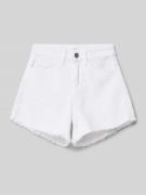 Mango Regular Fit Jeansshorts mit Fransen in Offwhite, Größe 140