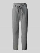 Vero Moda Tapered Fit Stoffhose mit Bindegürtel Modell 'EVA' in Mittel...