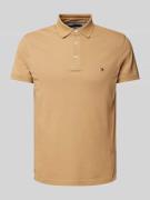 Tommy Hilfiger Slim Fit Poloshirt mit Logo-Stitching in Khaki, Größe L