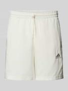 ADIDAS SPORTSWEAR Regular Fit Sweatshorts mit Label-Stitching in Offwh...