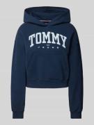 Tommy Jeans Cropped Hoodie mit Label-Print Modell 'VARSITY' in Marine,...