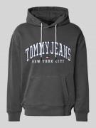 Tommy Jeans Hoodie mit Label-Stitching Modell 'VARSITY' in Black, Größ...