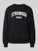 Stronger Oversized Sweatshirt mit Label-Print in Black, Größe M