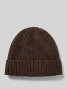 Barbour Beanie mit Label-Badge in Mittelbraun, Größe 1