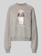 POLO RALPH LAUREN Sweatshirt mit Motiv- und Label-Print in Mittelgrau,...