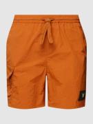 Lyle & Scott Shorts mit Label-Patch in Orange, Größe M