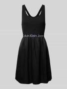 Calvin Klein Jeans Minikleid mit Racerback in Black, Größe L