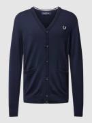 Fred Perry Strickjacke mit Label-Stitching in Dunkelblau, Größe S