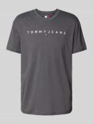 Tommy Jeans T-Shirt mit Label-Print in Black, Größe L