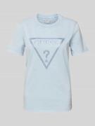 Guess T-Shirt mit Strasssteinbesatz in Hellblau, Größe M