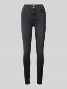 Tommy Jeans Skinny Fit Jeans mit Label-Stitching Modell 'NORA' in Blac...