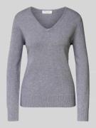 Christian Berg Woman Regular Fit Strickpullover mit V-Ausschnitt in Mi...