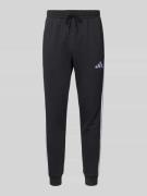 ADIDAS SPORTSWEAR Regular Fit Sweatpants mit Label-Stitching in Black,...