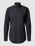 BOSS Slim Fit Businesshemd mit extra langem Arm in Black, Größe 39L