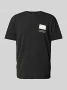 Tommy Jeans Regular Fit T-Shirt mit Label-Print in Black, Größe L