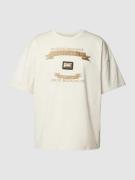 KARL KANI Boxy Fit T-Shirt mit Label-Stitching in Offwhite, Größe XXL