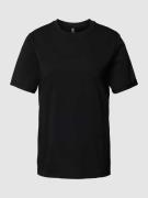 Pieces T-Shirt mit fixierten Ärmelumschlägen in Black, Größe M