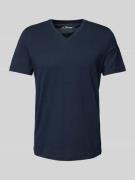 s.Oliver RED LABEL Regular Fit T-Shirt aus reiner Baumwolle mit V-Auss...