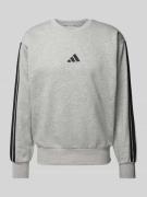 ADIDAS SPORTSWEAR Sweatshirt mit Label-Print in Hellgrau, Größe L