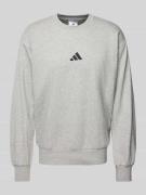 ADIDAS SPORTSWEAR Sweatshirt mit Label-Stitching in Hellgrau, Größe L