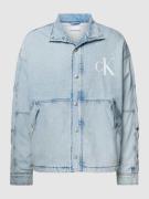 Calvin Klein Jeans Oversized Jeansjacke mit Label-Print in Jeansblau, ...