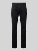 bugatti Slim Fit Stoffhose mit Gesäßtaschen in Black, Größe 33/32