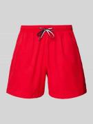 MCNEAL Relaxed Fit Badeshorts mit Logo-Stitching in Rot, Größe L