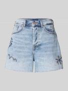 Scotch & Soda Regular Fit Jeansshorts mit Motiv-Stitching in Hellblau,...