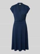 FREE/QUENT Knielanges Kleid mit V-Ausschnitt Modell 'Yrsa' in Dunkelbl...