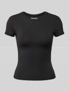 Review Slim Fit T-Shirt mit gummiertem Label Print in Black, Größe L