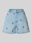 Review Jeansshorts mit Stitchings und Eingrifftaschen in Hellblau, Grö...
