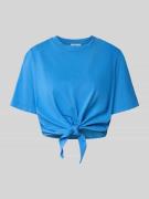 Rich & Royal Cropped T-Shirt mit Knotendetail in Royal, Größe M