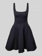 Staud Minikleid mit Karree-Ausschnitt Modell 'MINI WELLS' in Black, Gr...