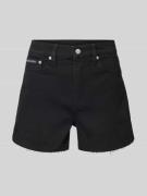 Calvin Klein Jeans Mom Fit Jeansshorts mit ausgefranstem Saum in Black...