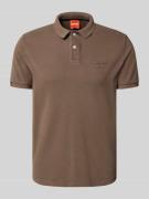 Superdry Regular Fit Poloshirt mit Label-Stitching in Mittelbraun, Grö...
