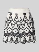 Copenhagen Muse Shorts mit Stitchings und Wellensaum in Offwhite, Größ...